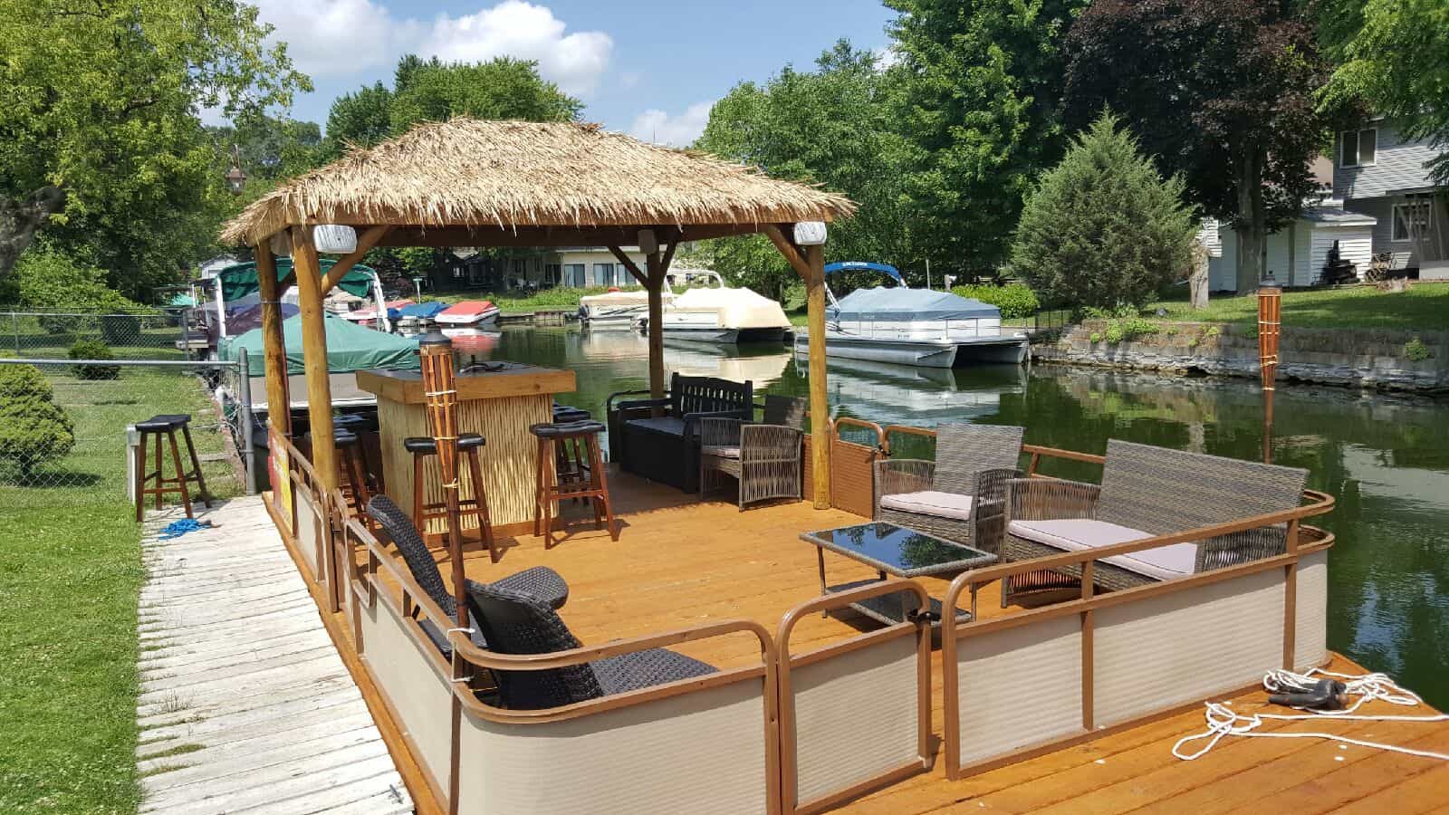 Bar Pontoon Boats