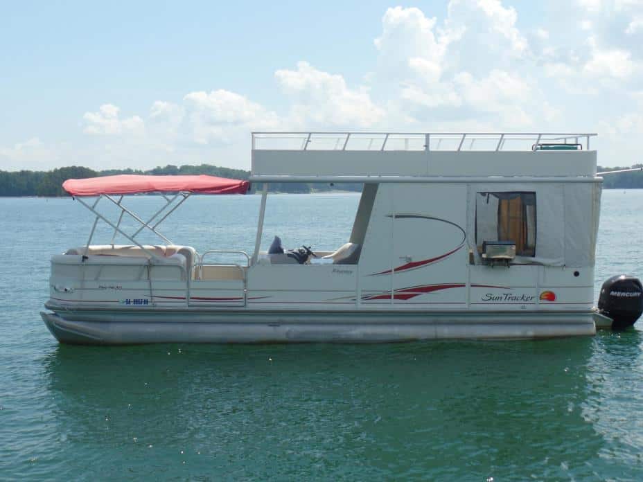 Sun Tracker Party Hut 30