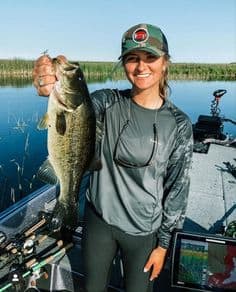 21 Best Women's Fishing Outfits Ideas